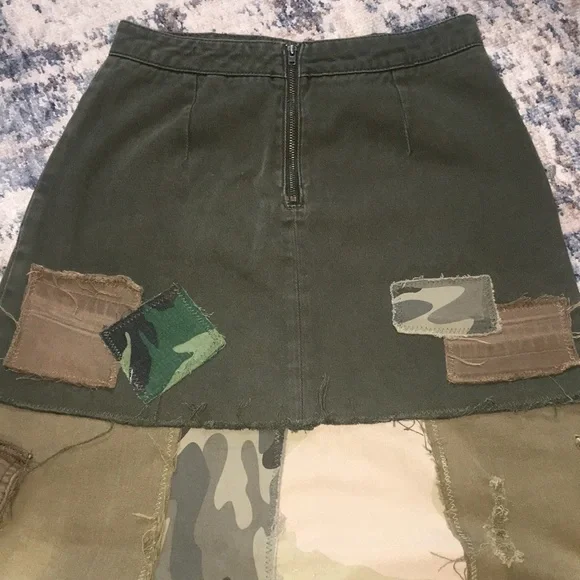 Upcycled patched BDG free people mountaineer camouflage military army camo skirt - Picture 12 of 16